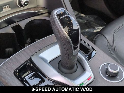 Used 2023 Alfa Romeo Stelvio Ti image 6