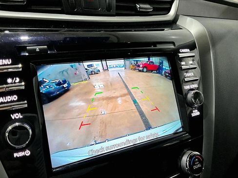 Used 2023 Nissan Murano SV image 21