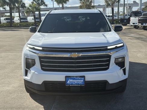 New 2026 Chevrolet Traverse LT image 3