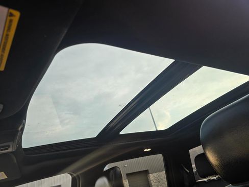 Used 2018 Ford F150 Lariat w/ Equipment Group 502A Luxury image 13