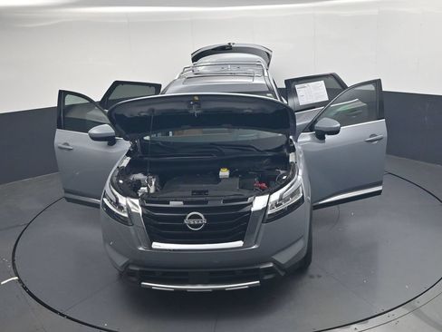 Certified 2024 Nissan Pathfinder Platinum w/ Cargo Package FWD image 45