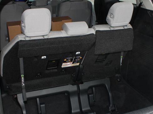 New 2026 Toyota Sienna LE AWD/4WD image 9
