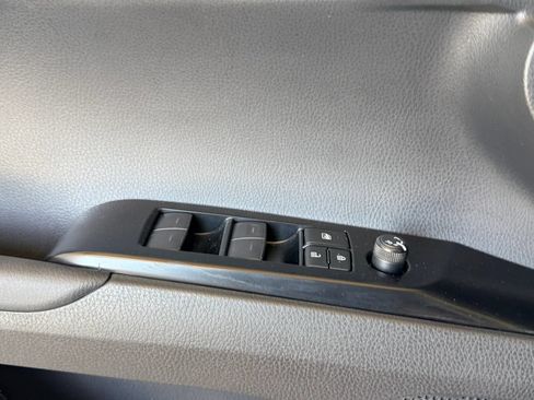 Used 2025 Toyota Camry SE w/ Convenience Package FWD image 19