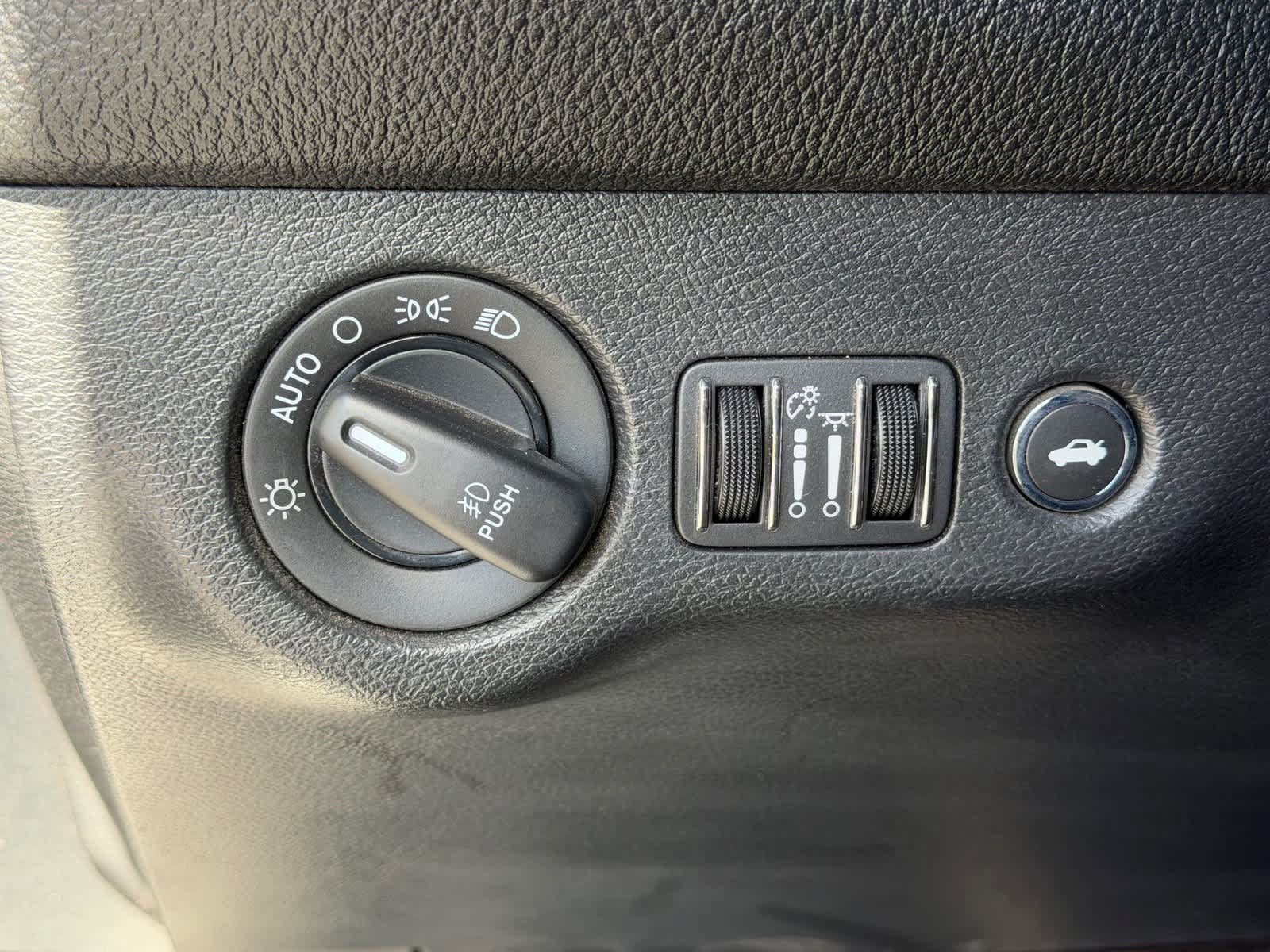 Used 2020 Dodge Challenger R/T w/ Driver Convenience Group RWD image 18