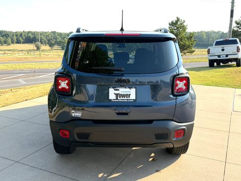 Used 2023 Jeep Renegade Altitude w/ Sun/Sound Group AWD/4WD image 5
