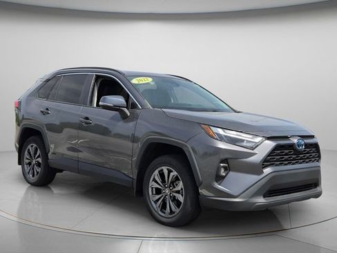 Used 2022 Toyota RAV4 XLE Premium AWD/4WD image 8