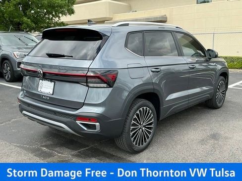 New 2026 Volkswagen Taos SE FWD image 3