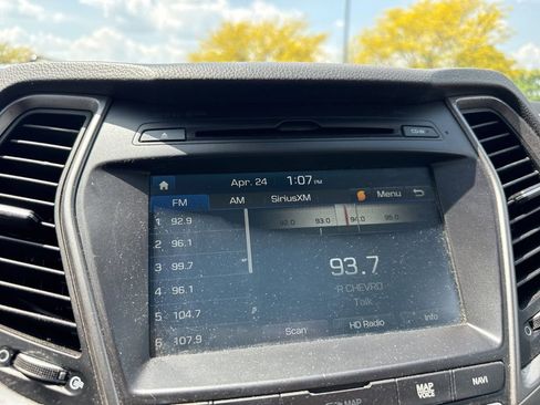 Used 2017 Hyundai Santa Fe Limited AWD/4WD image 22