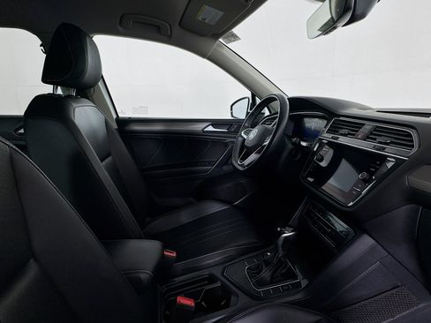 Used 2023 Volkswagen Tiguan SE FWD image 27