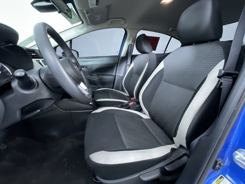 Used 2021 Nissan Versa SV FWD image 15