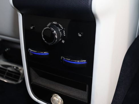 Used 2024 Rolls-Royce Cullinan Black Badge AWD/4WD image 25