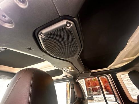 Used 2021 Jeep Wrangler Unlimited Sahara w/ Uconnect 4C Nav & Sound Group AWD/4WD image 30