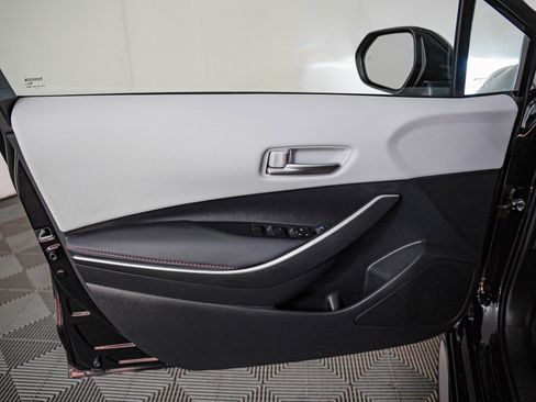 Used 2025 Toyota Corolla SE image 22