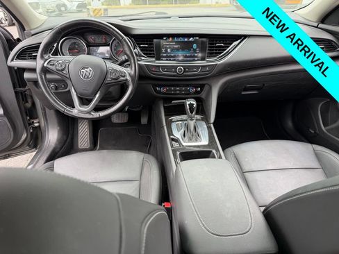 Used 2018 Buick Regal Essence w/ Driver Confidence Package #1 AWD/4WD image 6