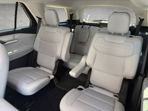 Certified 2025 Ford Explorer Platinum w/ Ultimate Package AWD/4WD image 23