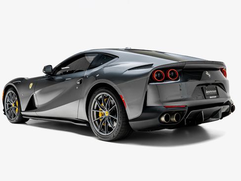 Used 2019 Ferrari 812 Superfast RWD image 5
