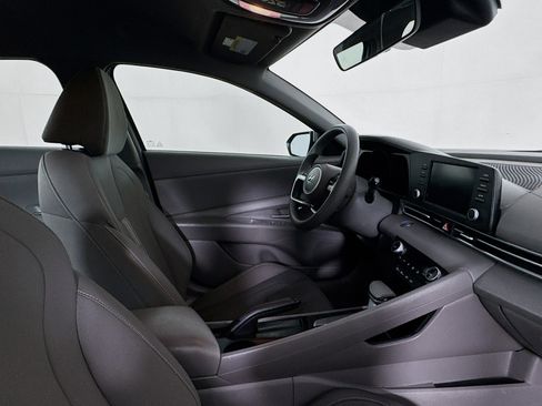 Used 2023 Hyundai Elantra SEL w/ Preferred Accessory Package FWD image 28