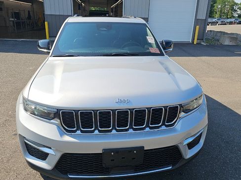 Used 2024 Jeep Grand Cherokee Limited w/ Trailer Tow Package AWD/4WD image 3