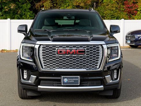 Used 2022 GMC Yukon XL Denali image 2