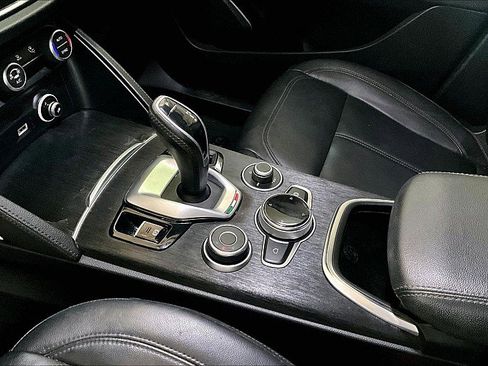 Used 2021 Alfa Romeo Stelvio Sprint w/ Nero Edizione RWD image 12