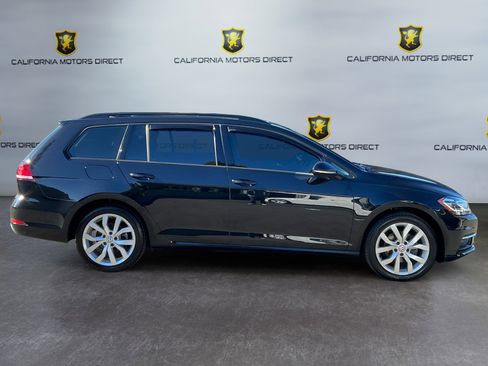 Used 2019 Volkswagen Golf SE image 4