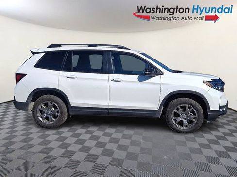 Used 2024 Honda Passport TrailSport image 7