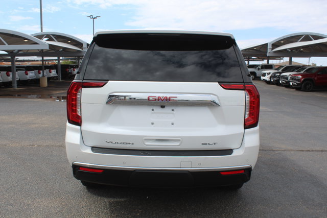 Used 2024 GMC Yukon SLT w/ SLT Luxury Package AWD/4WD image 4