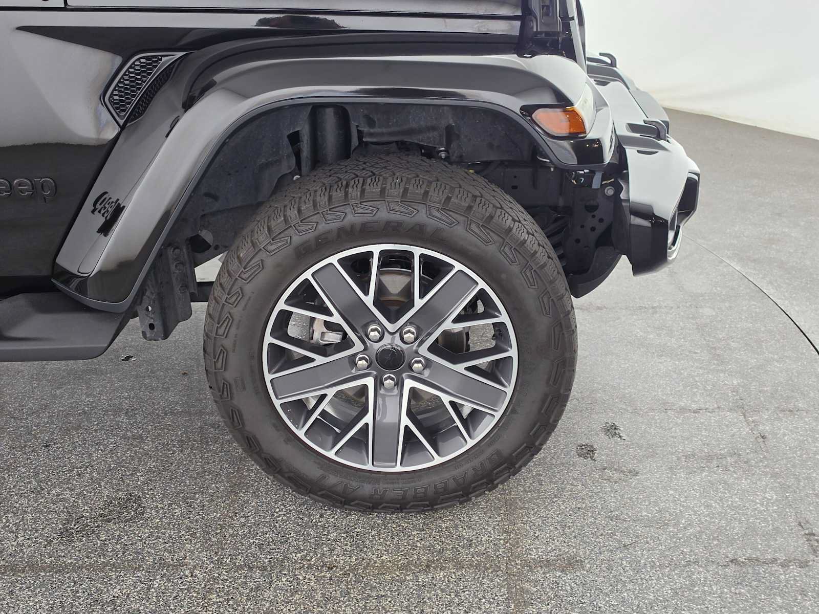 Used 2024 Jeep Wrangler High Altitude AWD/4WD image 9