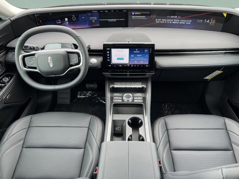 New 2026 Lincoln Nautilus Premier AWD/4WD image 9