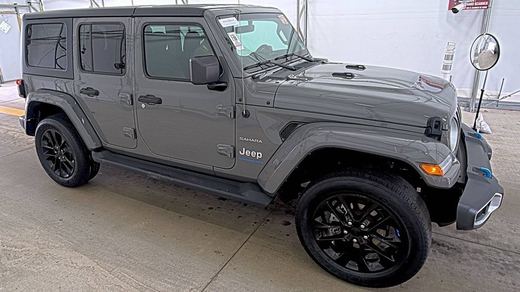 Used 2023 Jeep Wrangler Unlimited Sahara w/ Cold Weather Group AWD/4WD image 3