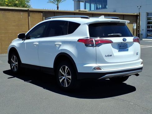 Used 2018 Toyota RAV4 XLE AWD/4WD image 5