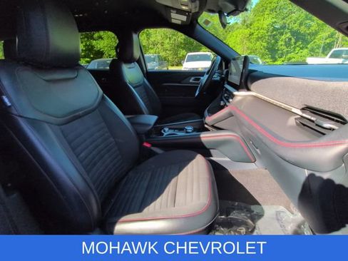 Used 2025 Ford Explorer ST-Line w/ ST-Line Street Pack AWD/4WD image 29