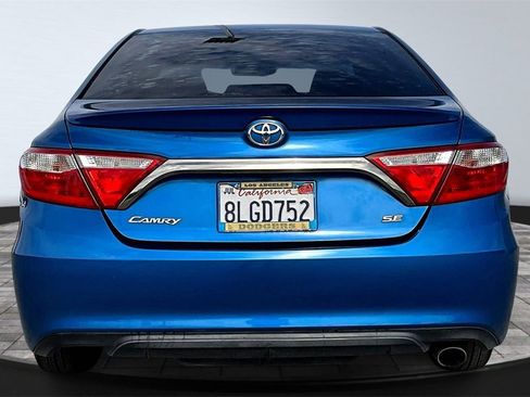 Used 2017 Toyota Camry SE image 4