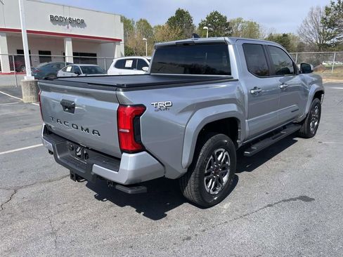 Used 2025 Toyota Tacoma TRD Sport image 9