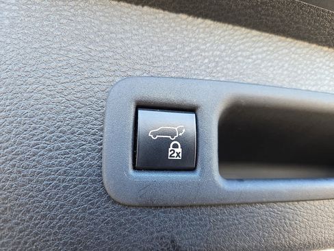 Certified 2024 Toyota Sienna XSE image 29