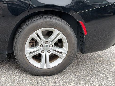 Used 2022 Dodge Charger SXT w/ Driver Convenience Group RWD image 12