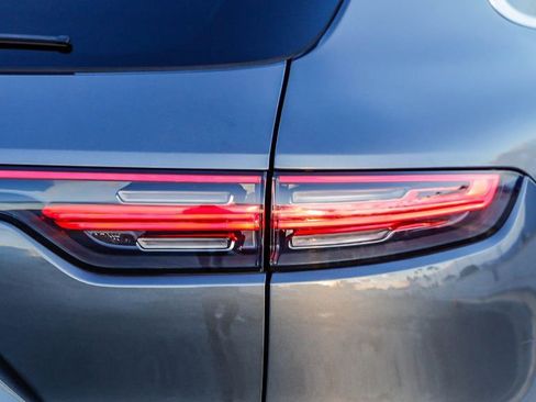 Used 2023 Porsche Cayenne Platinum Edition image 10