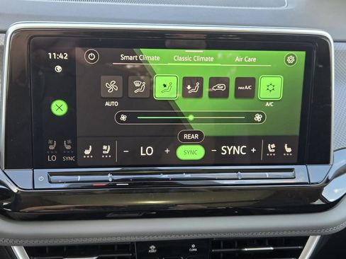 New 2026 Volkswagen Atlas Peak Edition image 16