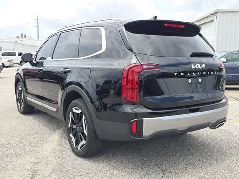 Used 2024 Kia Telluride S w/ S Sunroof Package FWD image 3