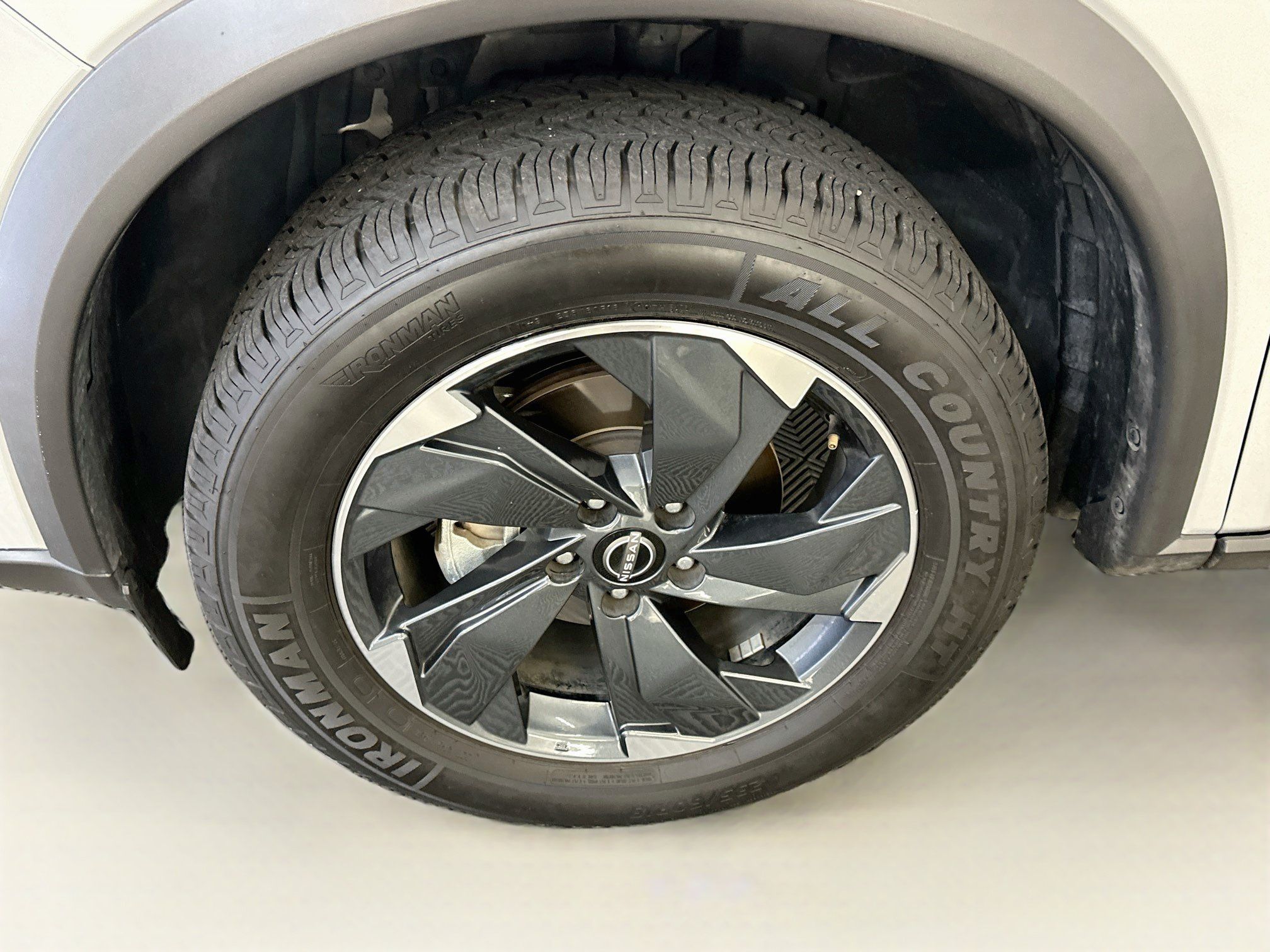 Used 2025 Nissan Rogue SV AWD/4WD image 35