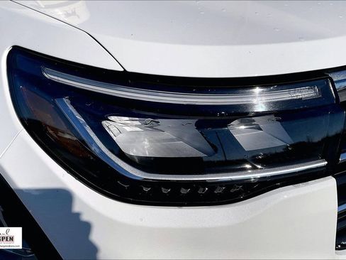 New 2026 Ford Explorer Active w/ Active Comfort Package image 15