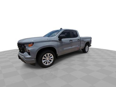 Used 2025 Chevrolet Silverado 1500 Custom RWD image 4