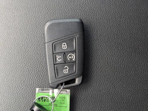 Used 2021 Volkswagen Atlas Cross Sport SE AWD/4WD image 45