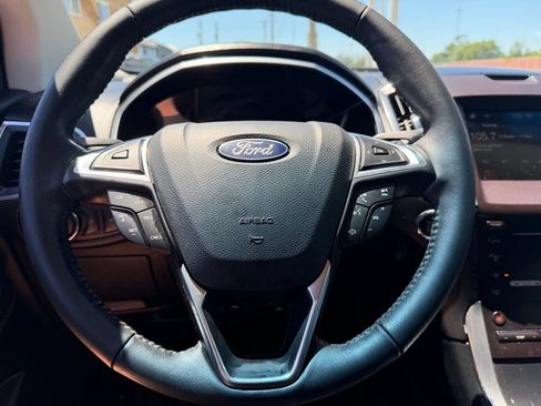 Used 2018 Ford Edge Titanium w/ Technology Package FWD image 21
