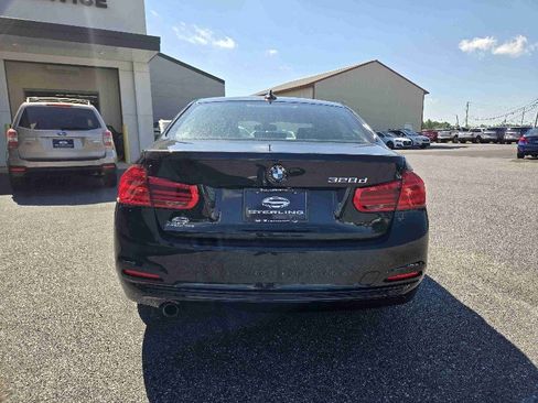 Used 2018 BMW 328d Sedan w/ Convenience Package image 4