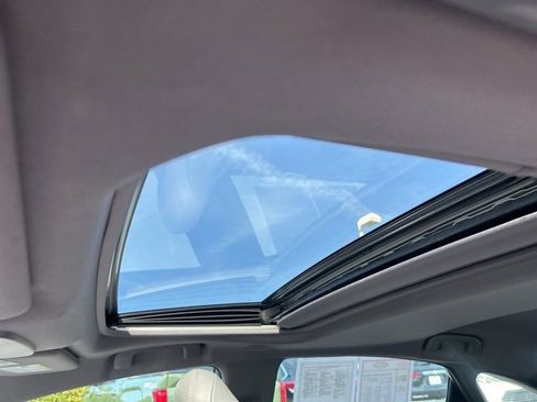 Used 2019 Toyota Avalon Touring image 25