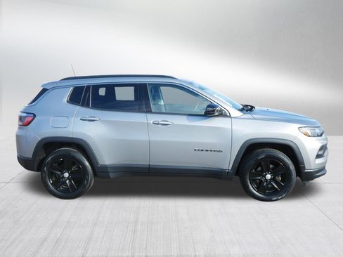 Used 2022 Jeep Compass Latitude image 8
