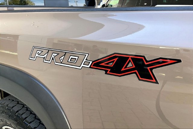 Used 2022 Nissan Frontier PRO-4X w/ Off-Road Protection Package AWD/4WD image 22