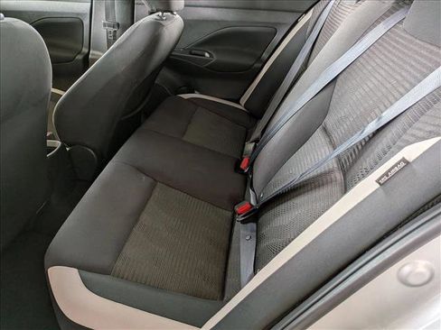 Used 2021 Nissan Versa SV FWD image 17