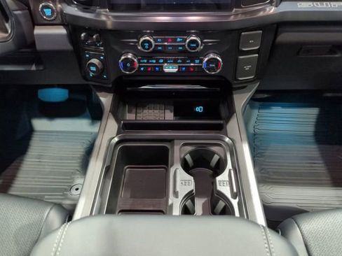 New 2026 Ford F250 Lariat w/ Black Appearance Package image 15